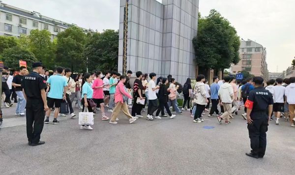 長沙紅光保安服務(wù)有限公司,長沙安保服務(wù),長沙安全服務(wù),長沙非武裝押運,勞務(wù)派遣服務(wù) 長沙紅光保安服務(wù)有限公司,長沙安保服務(wù),長沙安全服務(wù),長沙非武裝押運,勞務(wù)派遣服務(wù)